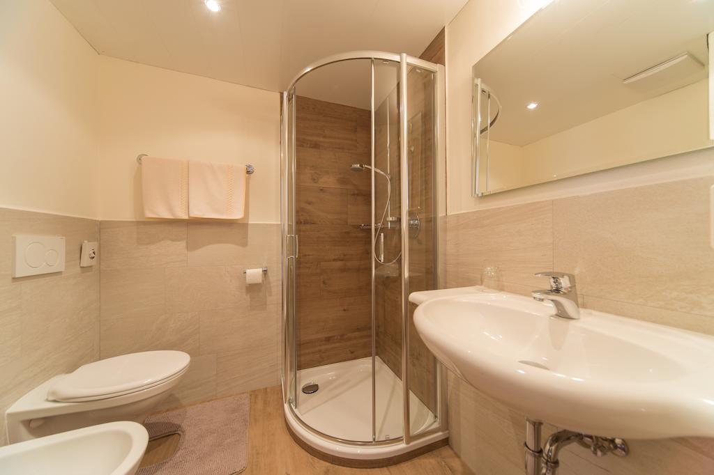 Kedul Lodge Santa Cristina Val Gardena Rum bild