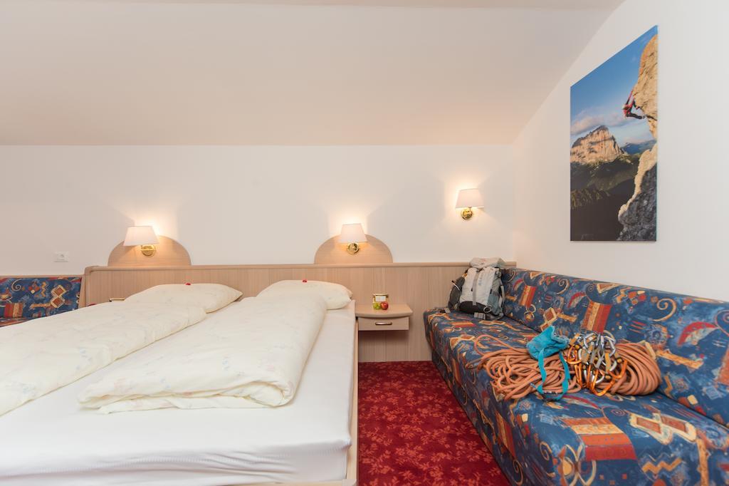 Kedul Lodge Santa Cristina Val Gardena Rum bild