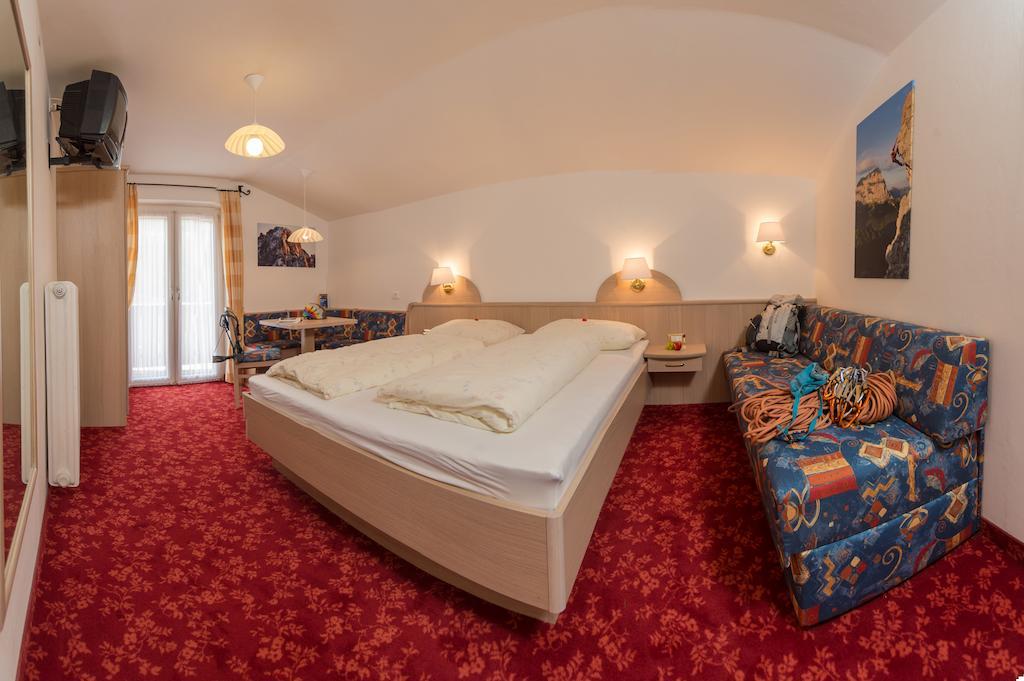 Kedul Lodge Santa Cristina Val Gardena Rum bild